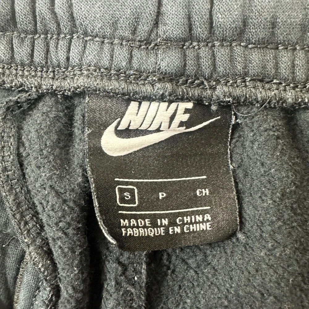 Nike Dri-FIT Joggers Sweatpants Black Small Logo‎ Athletic Casual Comfort